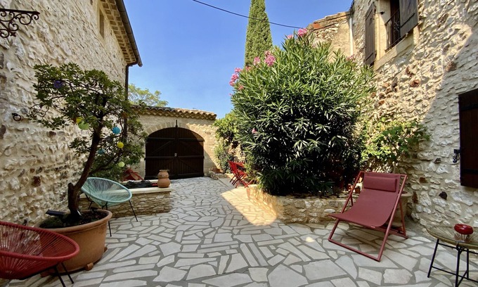 Pouzilhac Maison | L'Uzétienne- Grande demeure avec bassin et patio !