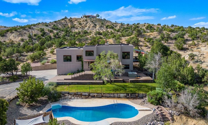 Farmington Maison | La Adventura - Direct Access to Public Land- Pool- City Limits