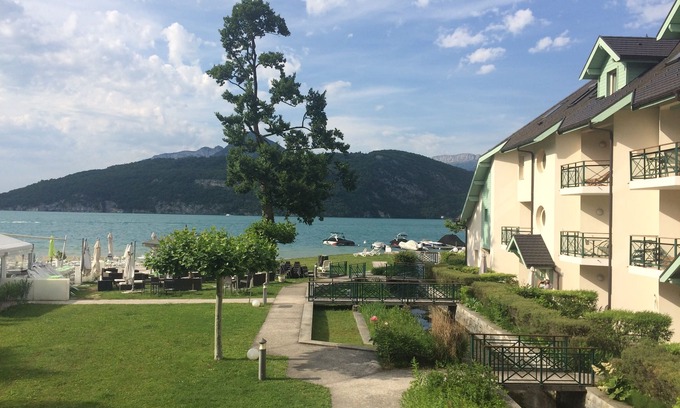 Duingt Appartement | LA BAIE DES VOILES,Appartement d'exception,pieds dans l'eau, Duingt,lac d'Annecy