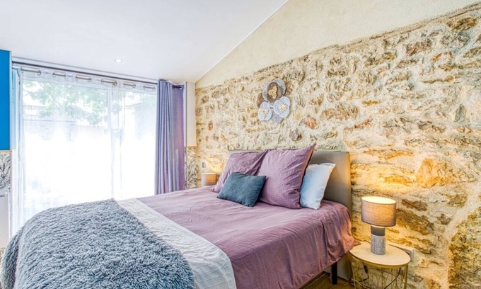 Septfonds Maison | La Belle Quercynoise avec jacuzzi extérieur partagé.