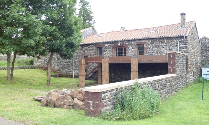 Bains Maison | La Bergerie de FAY plein cœur du Devès et chemin St Jacques - massif central