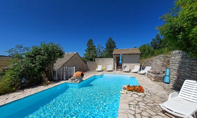 Hures-la-Parade Cottage | La Bergerie, Gîte de France 4 épis, piscine privée chauffée.