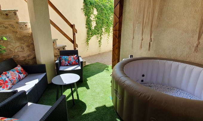 Thezan-des-Corbieres Maison | La Biscornutte