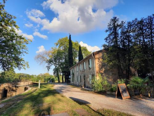 Mas-Saintes-Puelles Lit Et Petit-Déjeuner | La Bonne Planque - Maison éclusière de La Planque