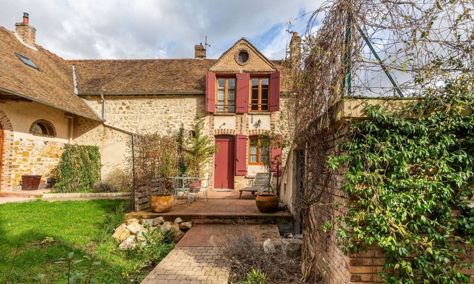 Villemanoche Maison | La Bourguignonne - Jolie maisonnette avec terrasse