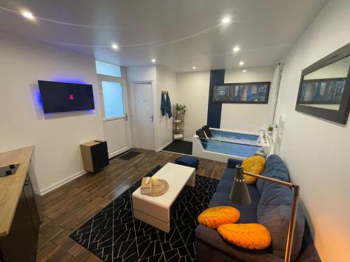 Epernay Appartement | La Bulle Bleue Jacuzzi