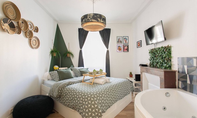 Petit Bois Appartement | La bulle de Canclaux, a spa in Nantes for a romantic getaway or a wellness experience