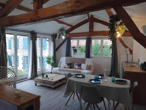 Genouillac Maison | La Cabane aux Hirondelles