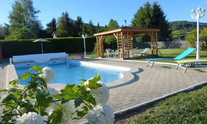 Saint-Just-en-Chevalet Maison | "LA CAMPAGNARDE " maison de vacances pour 4 personnes piscine à partager