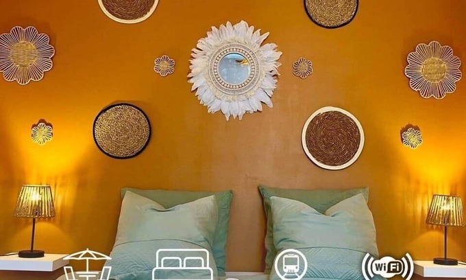 La Gare Appartement | La Canopée: 8min walk from the station