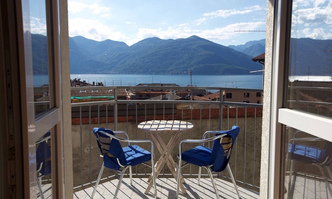 Luino Copropriété | La Casa Danese. Vue imprenable sur la vieille ville du Lago Maggiore