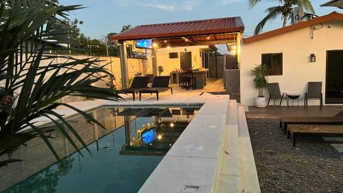 Bandera Maison | La Casa de Papi.
