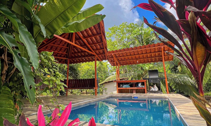 Puerto Jimenez Maison | La Casa de Piedra: Un Hogar Único