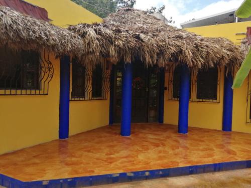 Piste Maison | La casa de piedra y colores en Chichén Itzá