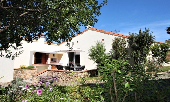 Llauro Villa | Casa Del Pou – 3★, terrain 800m2, parking privé, prise EV, proche Céret/Thuir