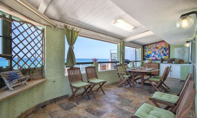 Lu Bagnu Maison | La Casa nel mare a Castelsardo