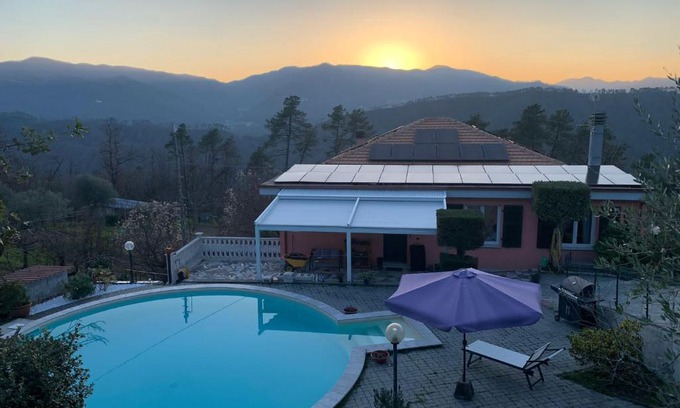 Ricco del Golfo di Spezia Appartement | La casa nel verde con piscina