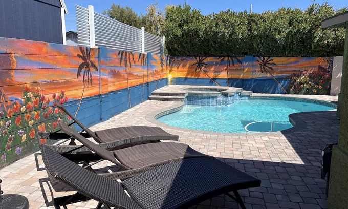 Glendale Maison | La Casa Verde, Pool, Cardinal Stadium, casino, Desert Diamond Arena and more.