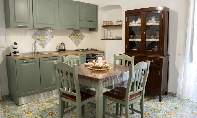 Raito Appartement | La Casetta di Fifina Amalfi Coast Cozy little house on the Amalfi Coast
