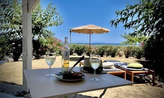 Prunete Villa | La Casetta Prunete, Villa face a la mer a 80m de la plage de prunete