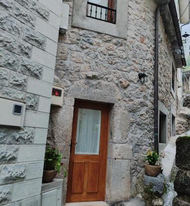Tielve Maison | La casina de Tielve de Cabrales dentro del Parque Nacional Picos de Europa