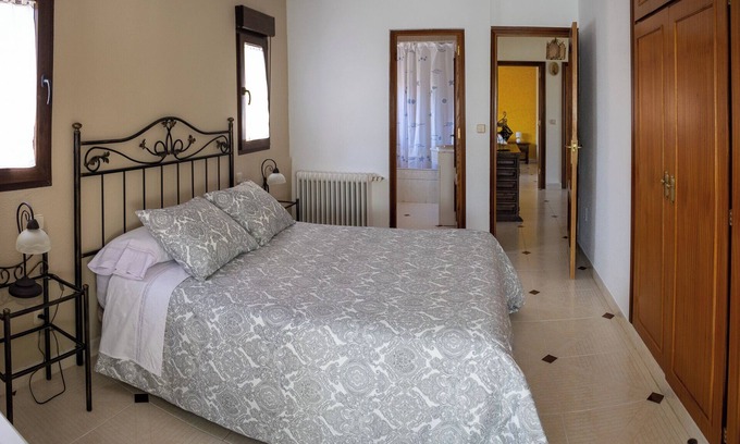 Rascafria Chalet De Ski | La Casona de Rascafria, independent, surrounded by garden and ideal for families.