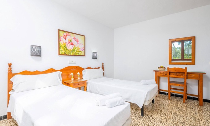 Cala d'Or Hôtel | LA CEIBA HAB. CONFORT - Cozy hostel near the beach with free WiFi