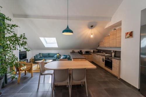 Duingt Appartement | La Champanaise - 2 bedroom apartment 300m from Lake Annecy