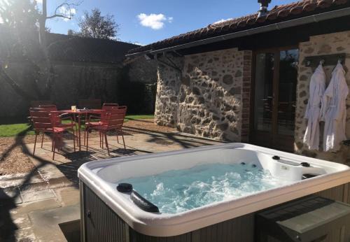 Maisonnais-sur-Tardoire Maison | La Charnière Chadalais