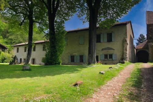 Le Pin Maison | LA CHARTREUSE DE LA SYLVE BÉNITE family home