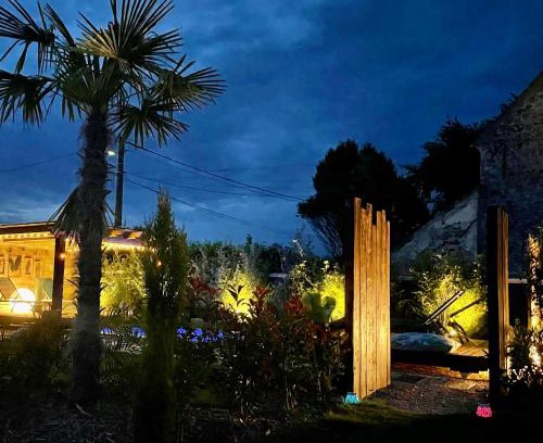 Jouarre Appartement | La Clé des Champs - Studio PiscineSPA-Sauna au jardin tropical idyllique et bucolique