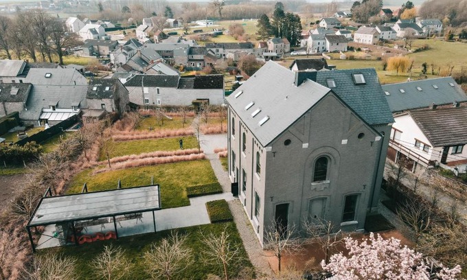 Anhee Maison | La Classe - Former school of the village of Denée