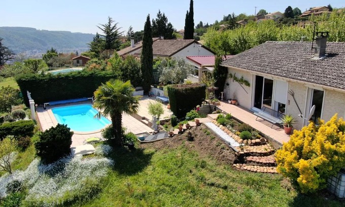 Sainte-Colombe Appartement | La Colombe