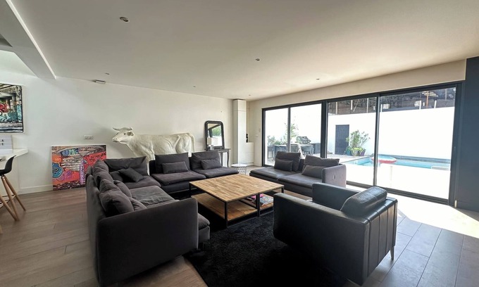 Courlancy Maison | La conserverie, Élégance et confort au rendez-vous