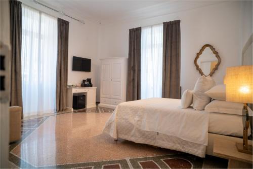 Santa Lucia Maison | La Corte di Partenope Luxury Suite