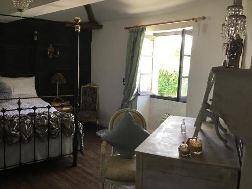 Verteuil-sur-Charente Maison | La Cour Blanche
