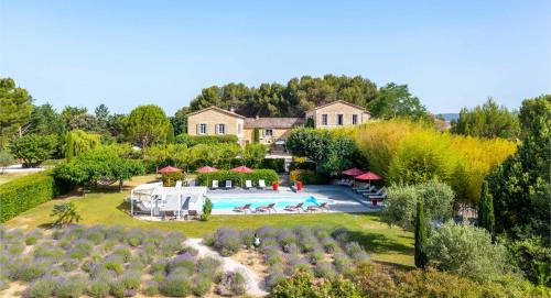 Lagnes Maison | La Cour Des Sens