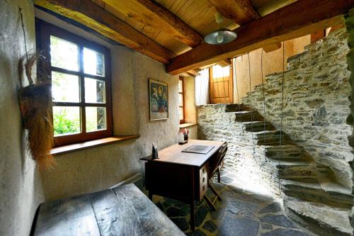 Saint-Frezal-de-Ventalon Maison | La Coutinelle
