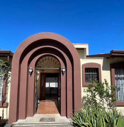San Joaquin de Flores Maison | La Dehesa B&B en San Joaquín de Flores