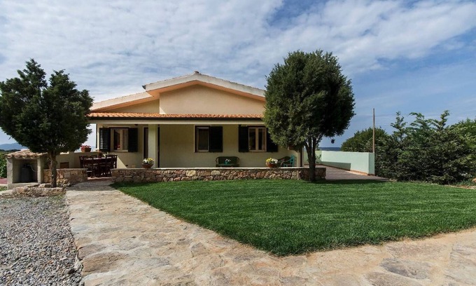Sant'Anna Arresi Maison | La dimora mediterranea tra il verde e il blu, un'oasi di pace con vista sul mare