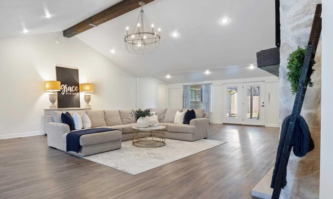 Lubbock Maison | La Dolce Vita 4BR 2BA Close to Tech
