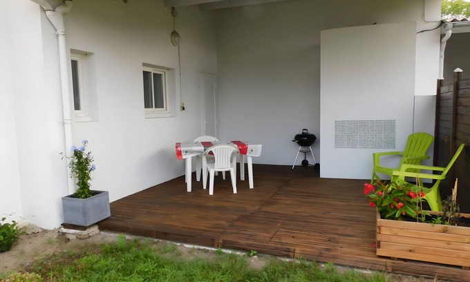 Lesperon Appartement | La Dune - Domaine Des Landes with Shared Pool, Private Covered Terrace, and Shared Garden