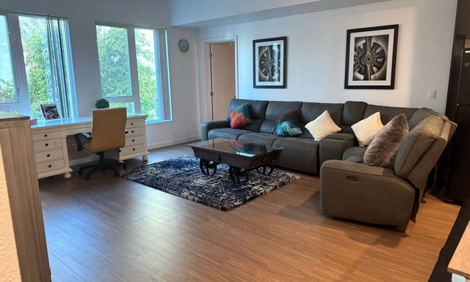 Little Tokyo Hôtel | LA Escape: Stylish 2BR King Suite in Vibrant Little Tokyo