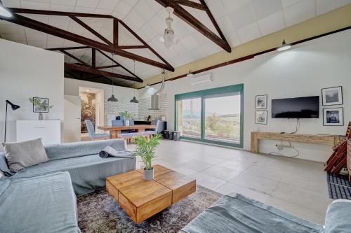 San Asensio Maison | La Estación entre viñedos