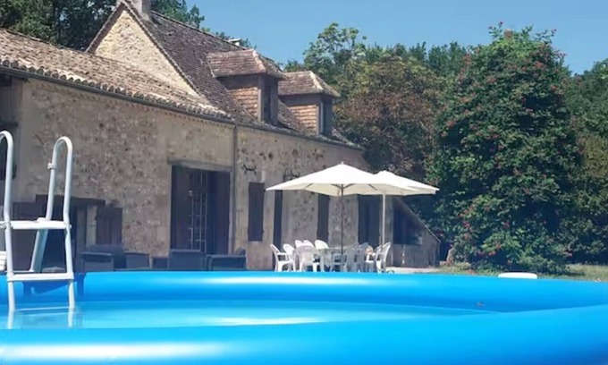 Beaumont-du-Perigord Maison | La Faneuse – Maison avec piscine, grand jardin et terrasse, idéale pour familles en Périgord