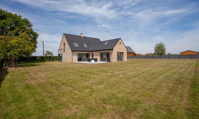 Bambecque Maison | La Fauconnière