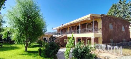 Laanoussar Maison | La ferme d'hôtes des lacs