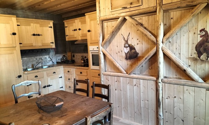 Frasne Appartement | La Fermette gîte atypique à Frasne