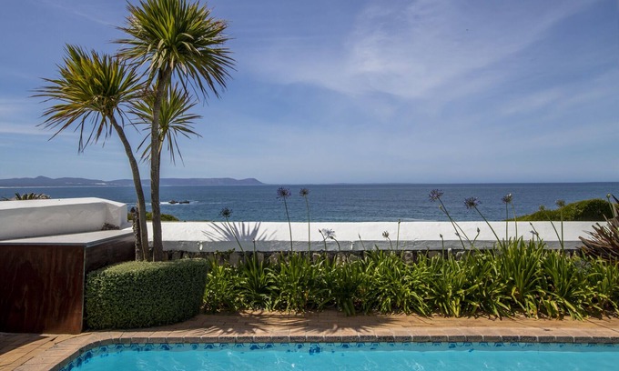 Westcliff Maison | La Fontaine Guest House