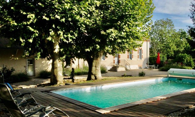 Cuisery Maison | La Fontenelle - Lovely Holiday House with Swimming Pool